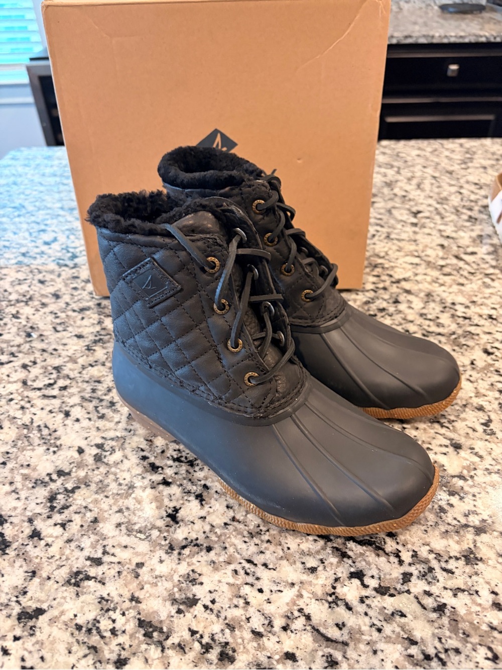 Brand New Sperry Women’s 6 Quilted Lace-Up Saltwater Winter Lux Boots - Black